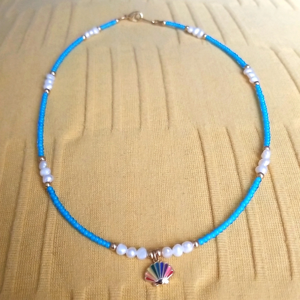 2 Necklaces - Picture 4 of 5